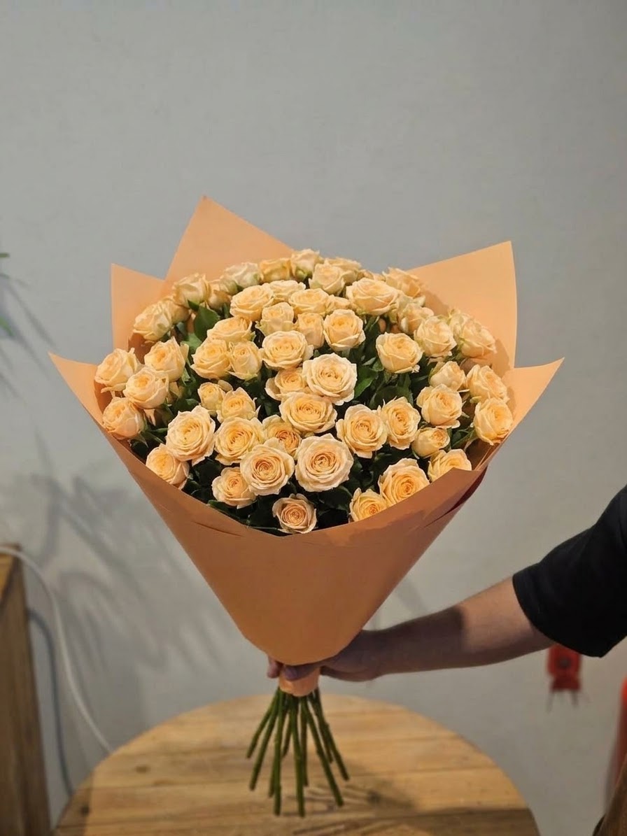 10 Cream Baby Roses Bouquet