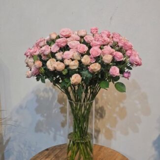 10 Pink Spray Roses with Vase