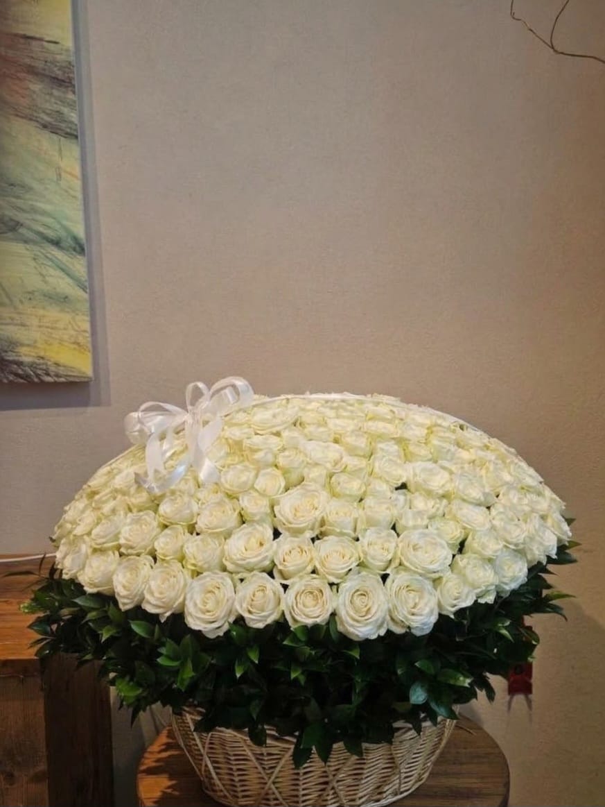 Grand White Roses Basket